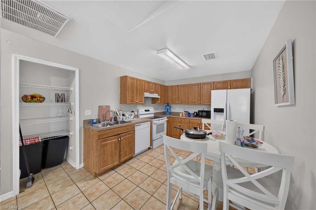 LEHIGH ESTATES - Residential Income