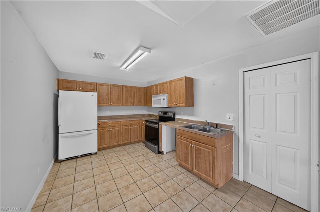 LEHIGH ESTATES - Residential Income