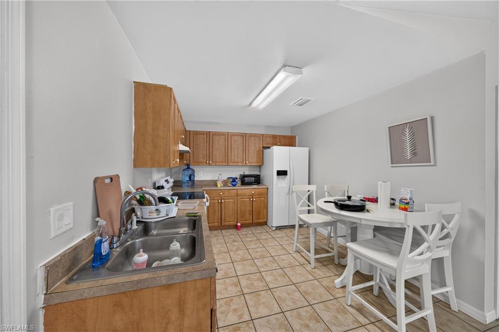 LEHIGH ESTATES - Residential Income
