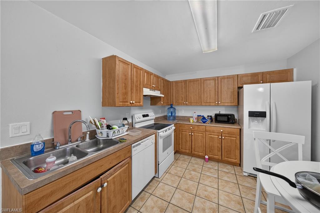 LEHIGH ESTATES - Residential Income