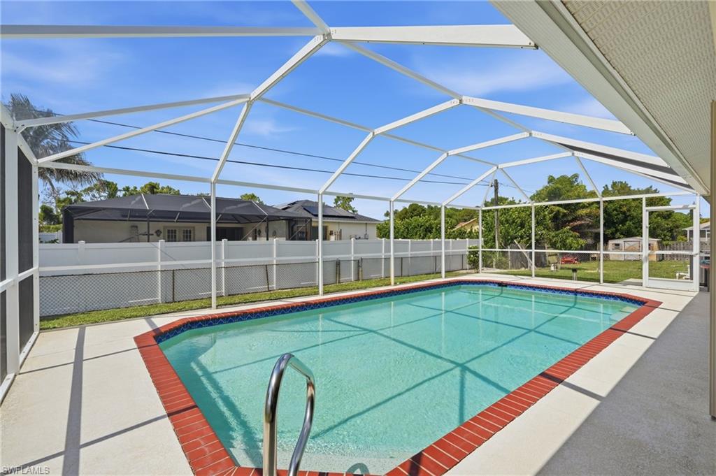 SAN CARLOS PARK - Residential