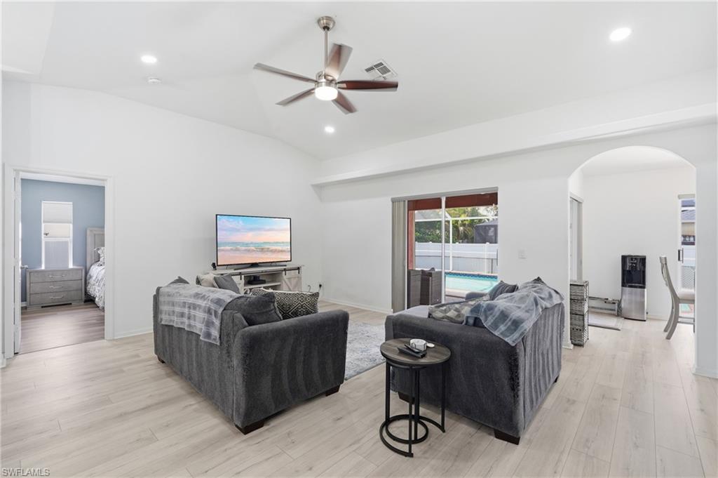 SAN CARLOS PARK - Residential