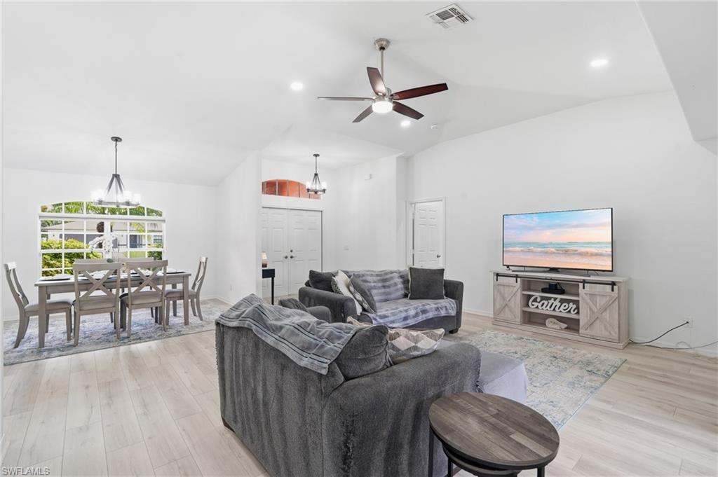 SAN CARLOS PARK - Residential