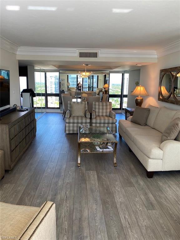 ESPLANADE CLUB - Residential Lease