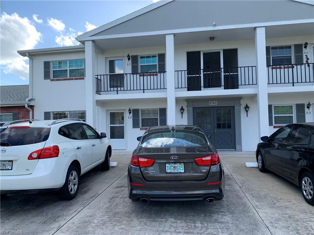 Well maintained 2/2 Condo in 55+ community. Newer appliances, new flooring in living area and newer carpet in bedrooms. Community has a clubhouse, exercise room and pool. Close to restaurants, shopping, I-75 and SWFL International Airport. Come enjoy SW Florida living!