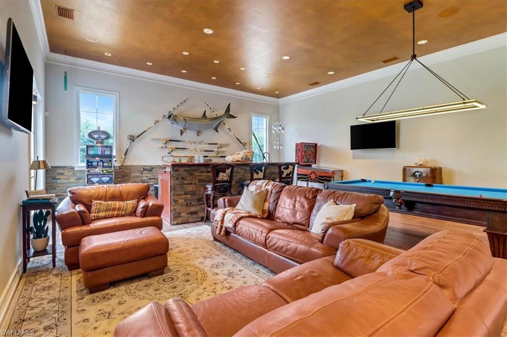 LIVINGSTON WOODS - Residential
