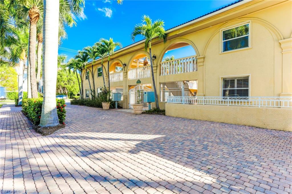 CASTLETON GARDENS - Residential