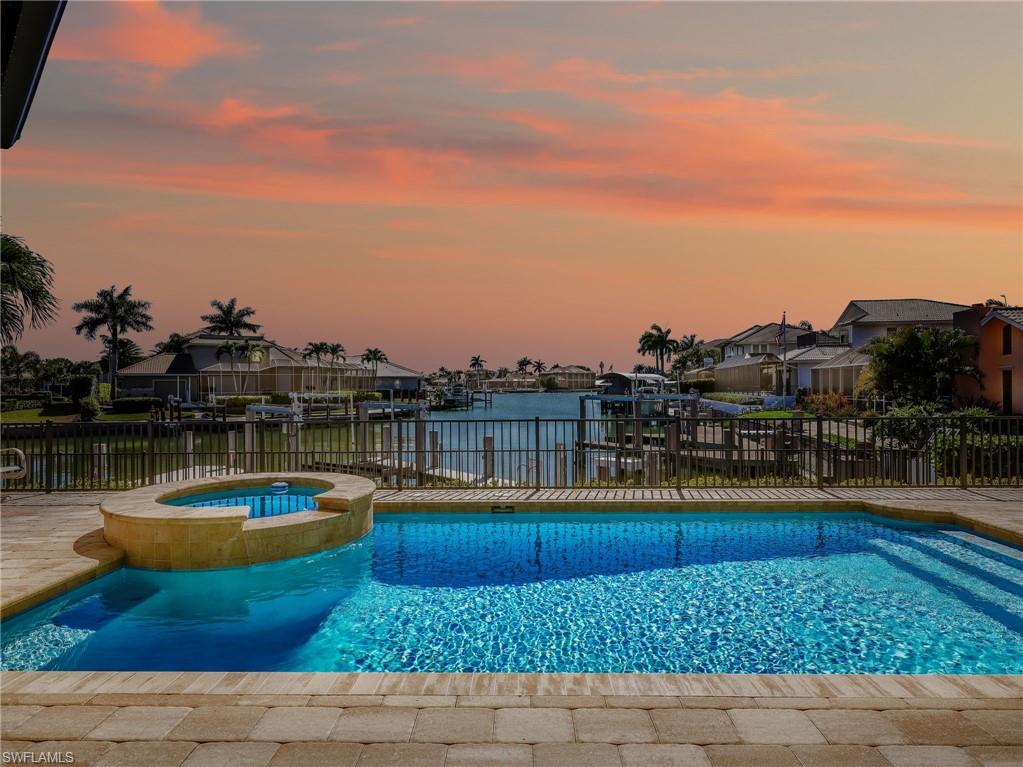MARCO BEACH - Residential