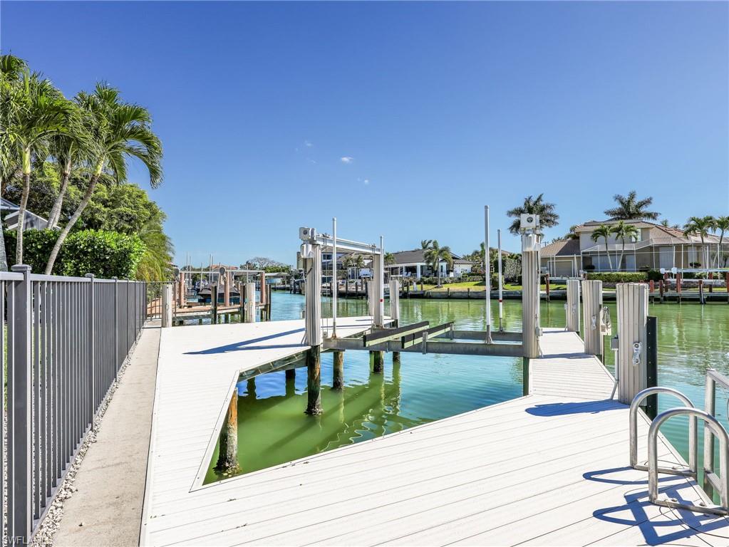 MARCO BEACH - Residential