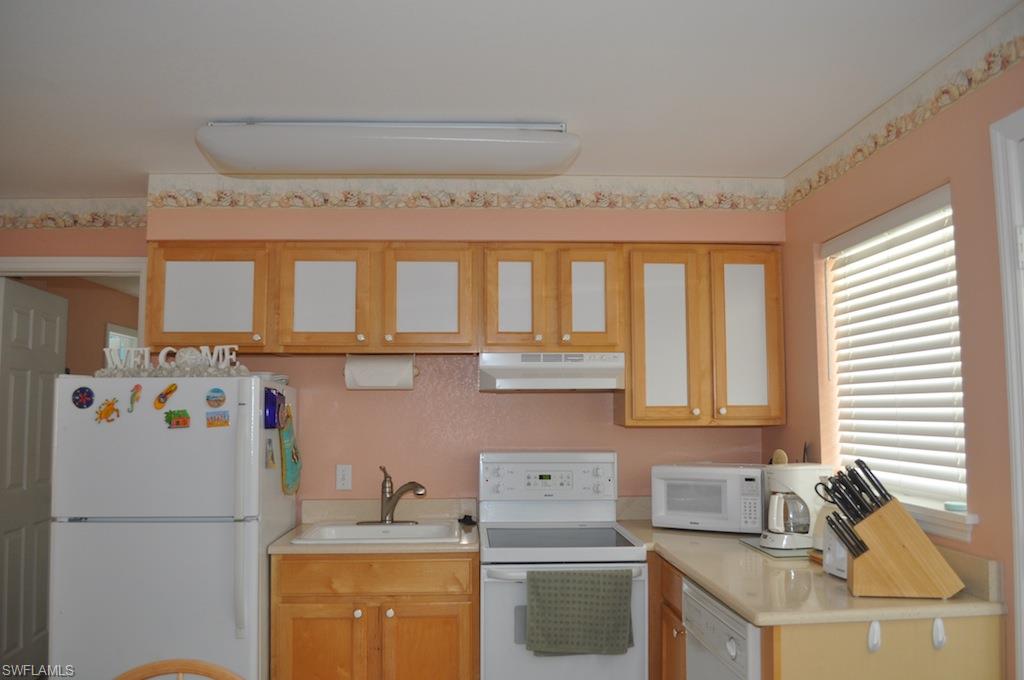 FIFTH AVENUE BEACH CLUB - Residential