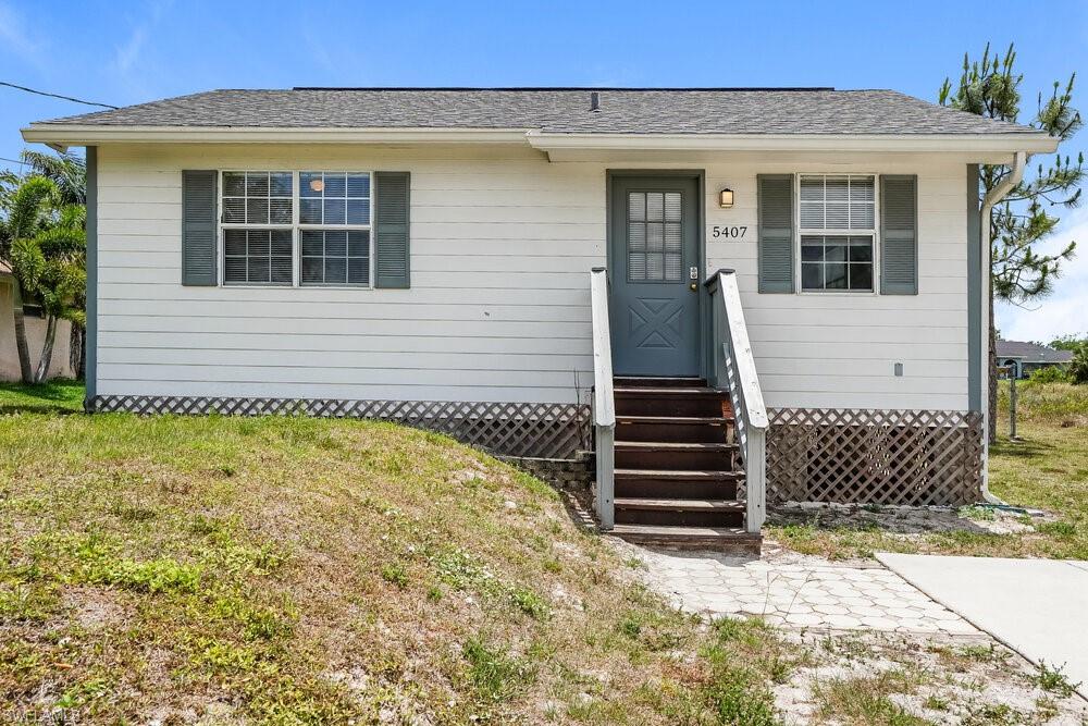 Interested in this home? You clearly have exceptional taste. This charming 2.0-bedroom, 1.0-bathroom home is not only pet-friendly, but also equipped with smart home features to make everyday life more convenient and connected. Homes like this don’t stay on the market for long—don’t miss your chance to make it yours. Apply today!