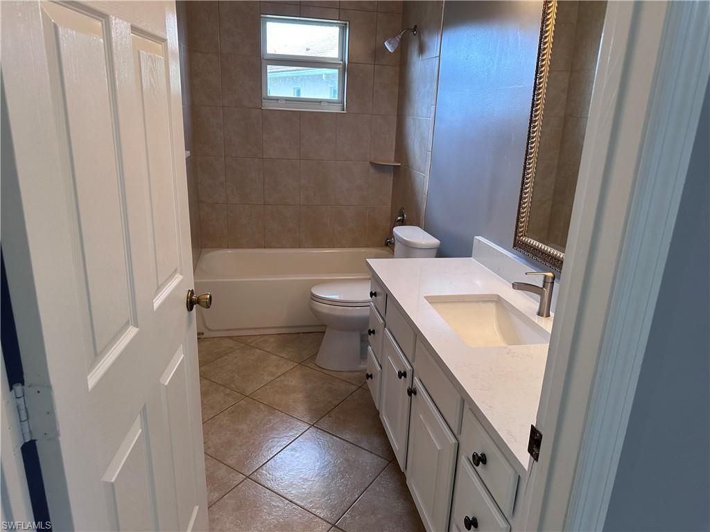 LAKESIDE HIDEAWAY - Residential Lease