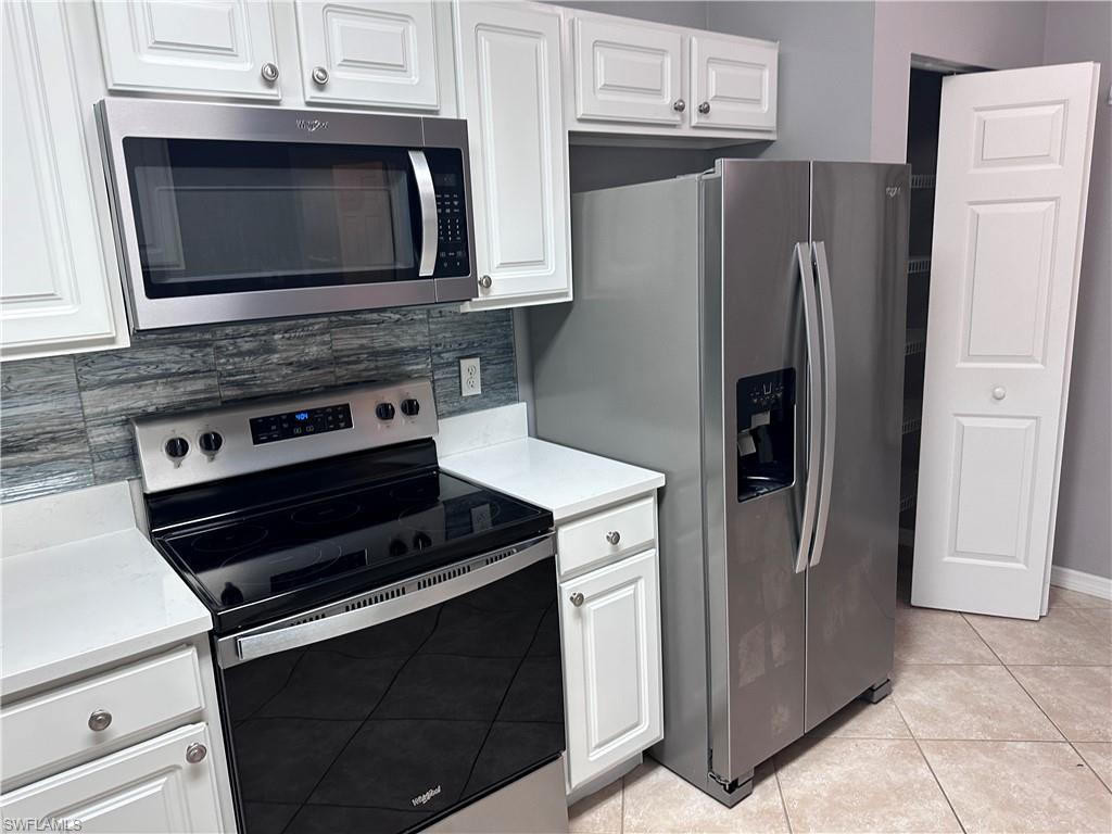 LAKESIDE HIDEAWAY - Residential Lease