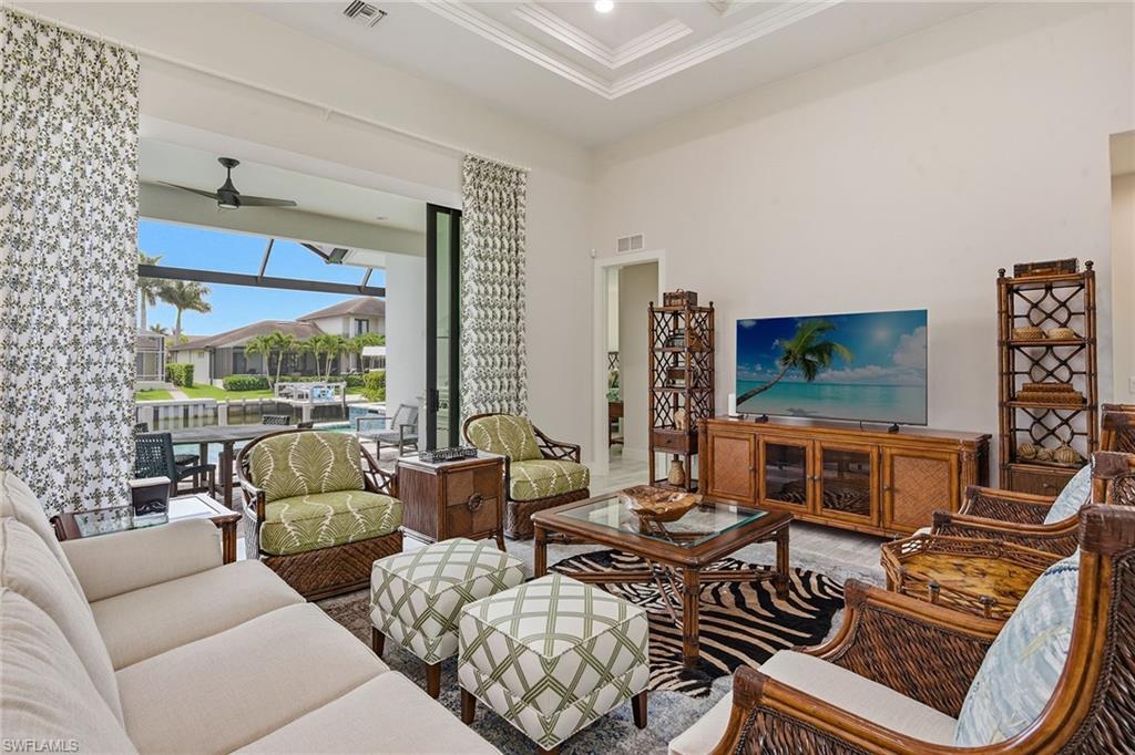 MARCO BEACH - Residential