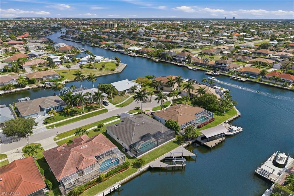 MARCO BEACH - Residential
