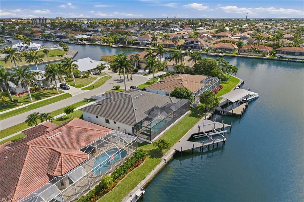 MARCO BEACH - Residential
