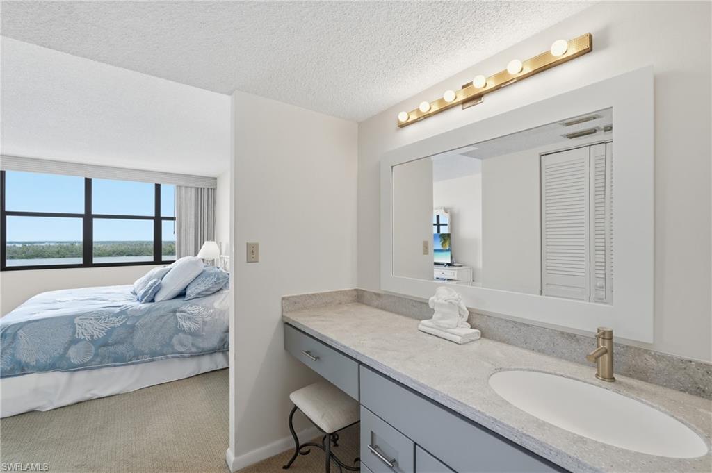 THE PALMS OF BAY BEACH - Residential