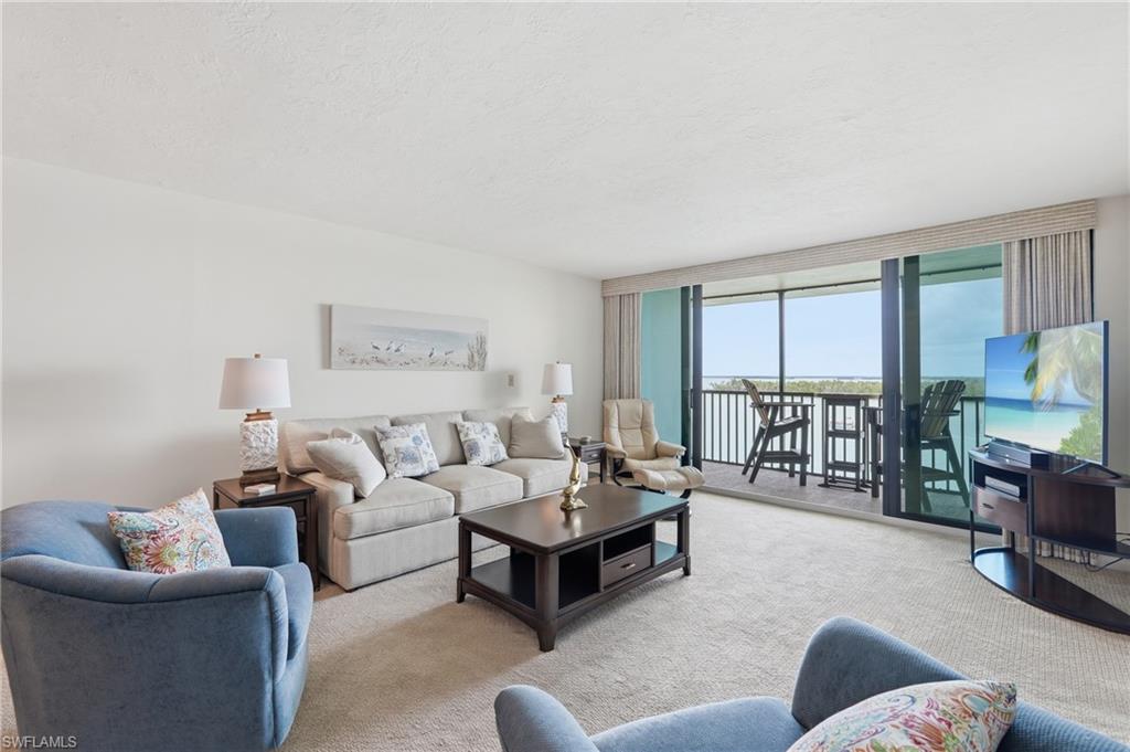 THE PALMS OF BAY BEACH - Residential