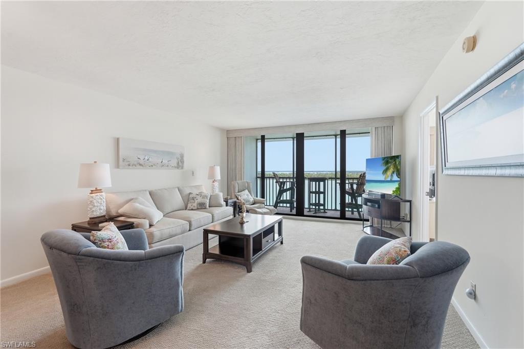 THE PALMS OF BAY BEACH - Residential