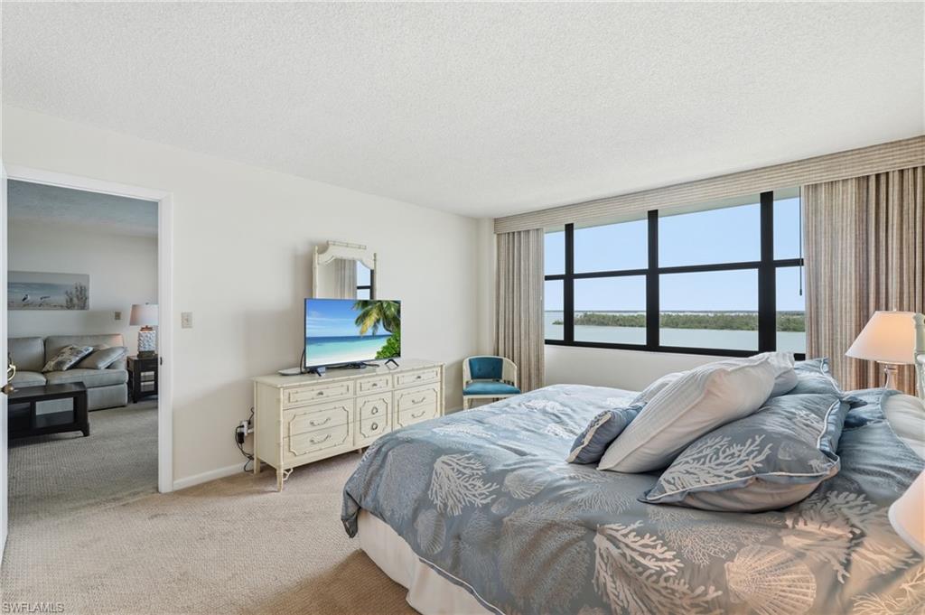 THE PALMS OF BAY BEACH - Residential