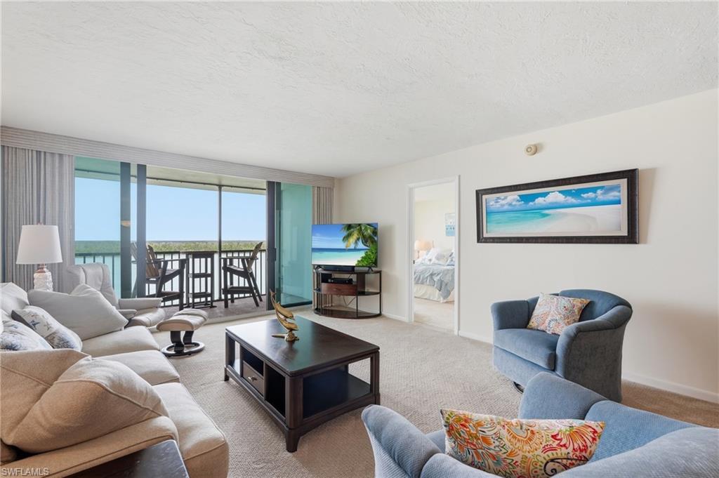 THE PALMS OF BAY BEACH - Residential