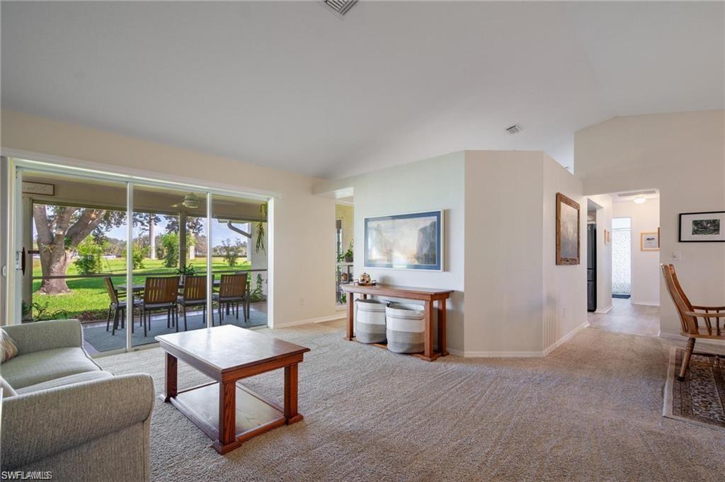 PINEWOOD LAKES - Residential