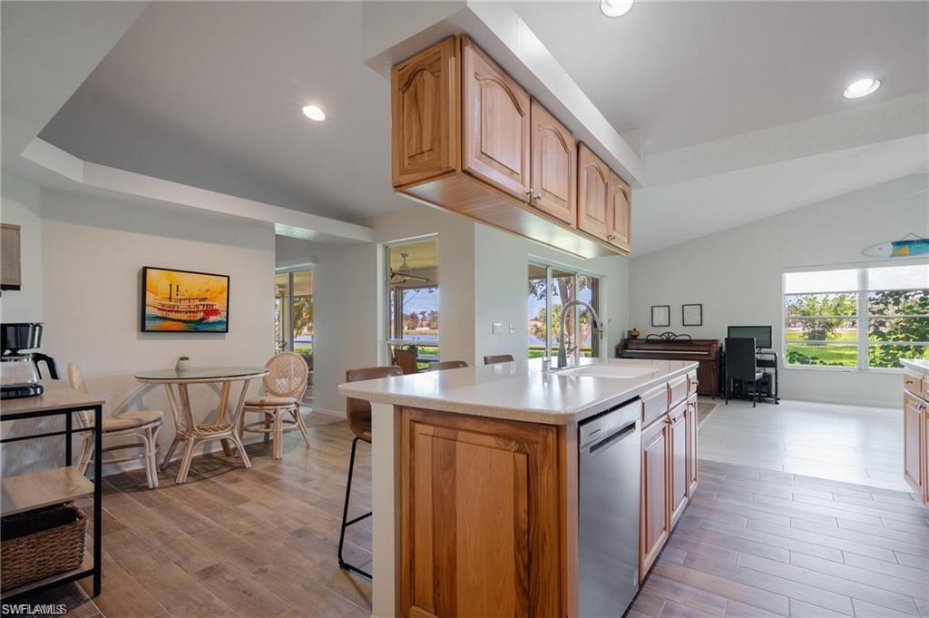 PINEWOOD LAKES - Residential