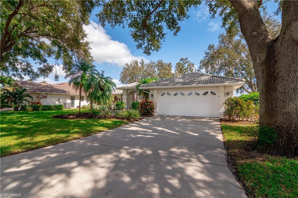 PINEWOOD LAKES - Residential