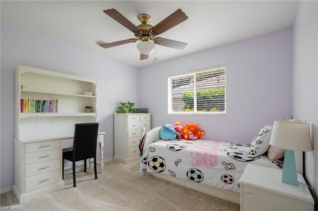 PINEWOOD LAKES - Residential