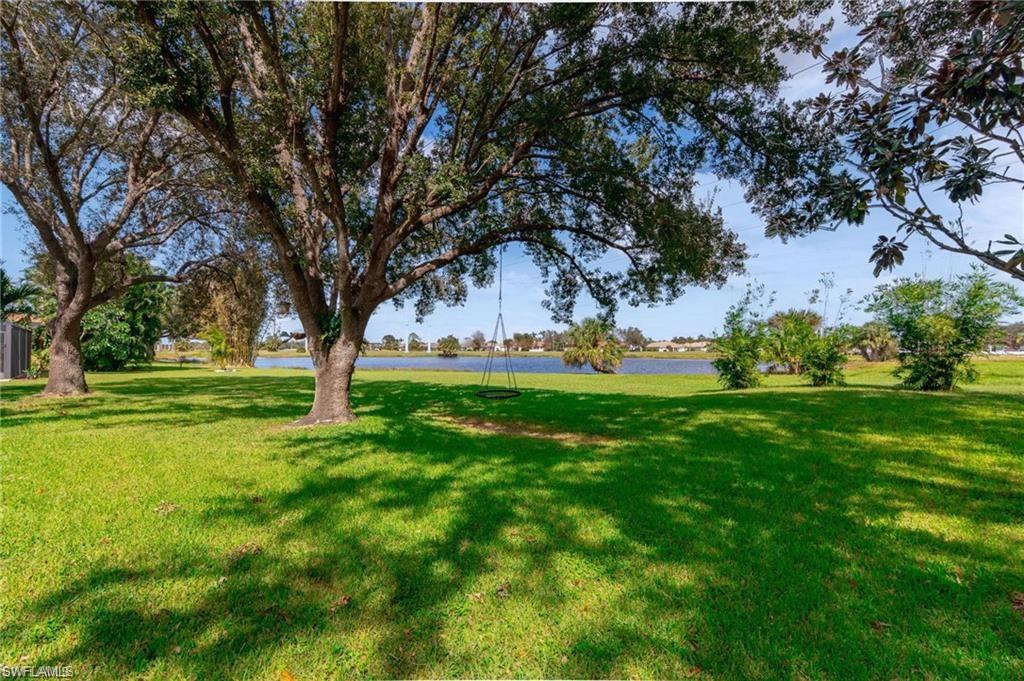 PINEWOOD LAKES - Residential