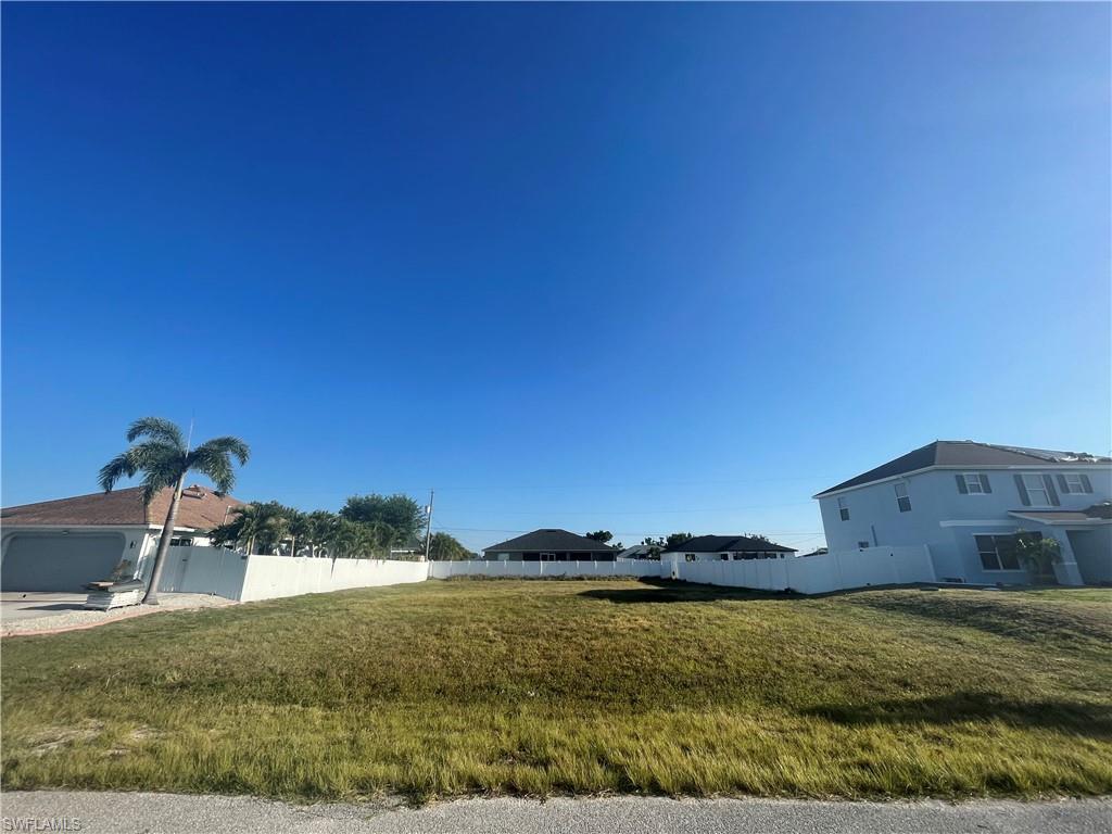 CAPE CORAL - Land