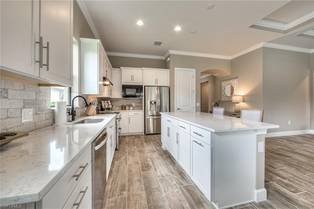 CORKSCREW SHORES - Residential