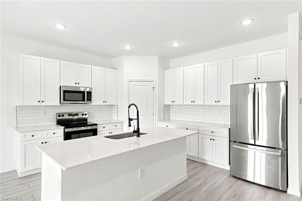 CAPE CORAL - Residential Lease