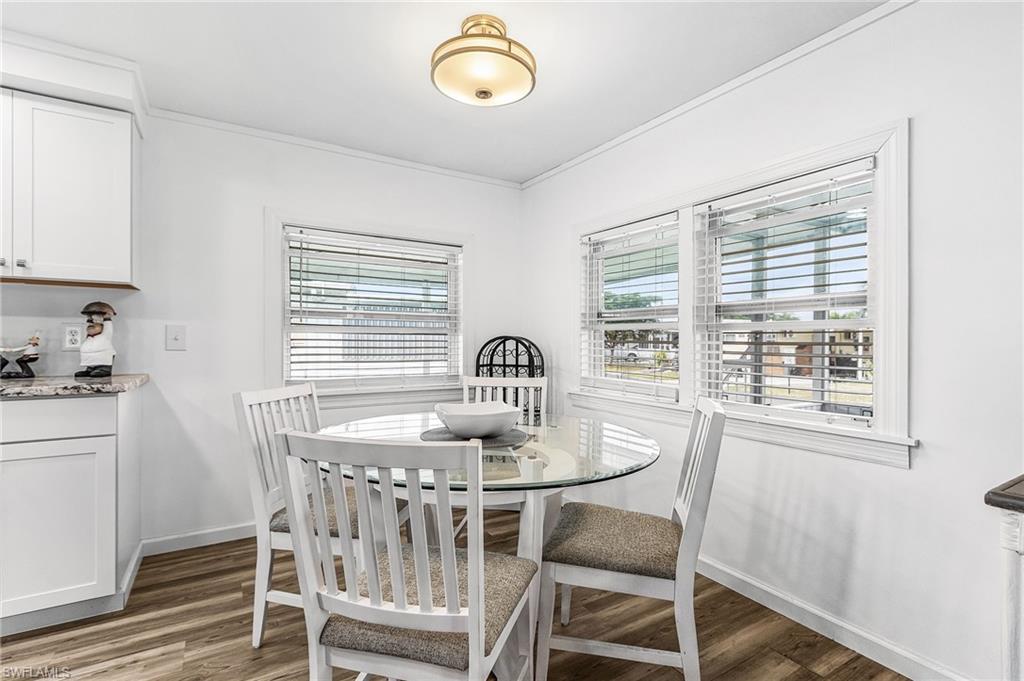 COACHLIGHT MANOR MOBILE HOME - Residential