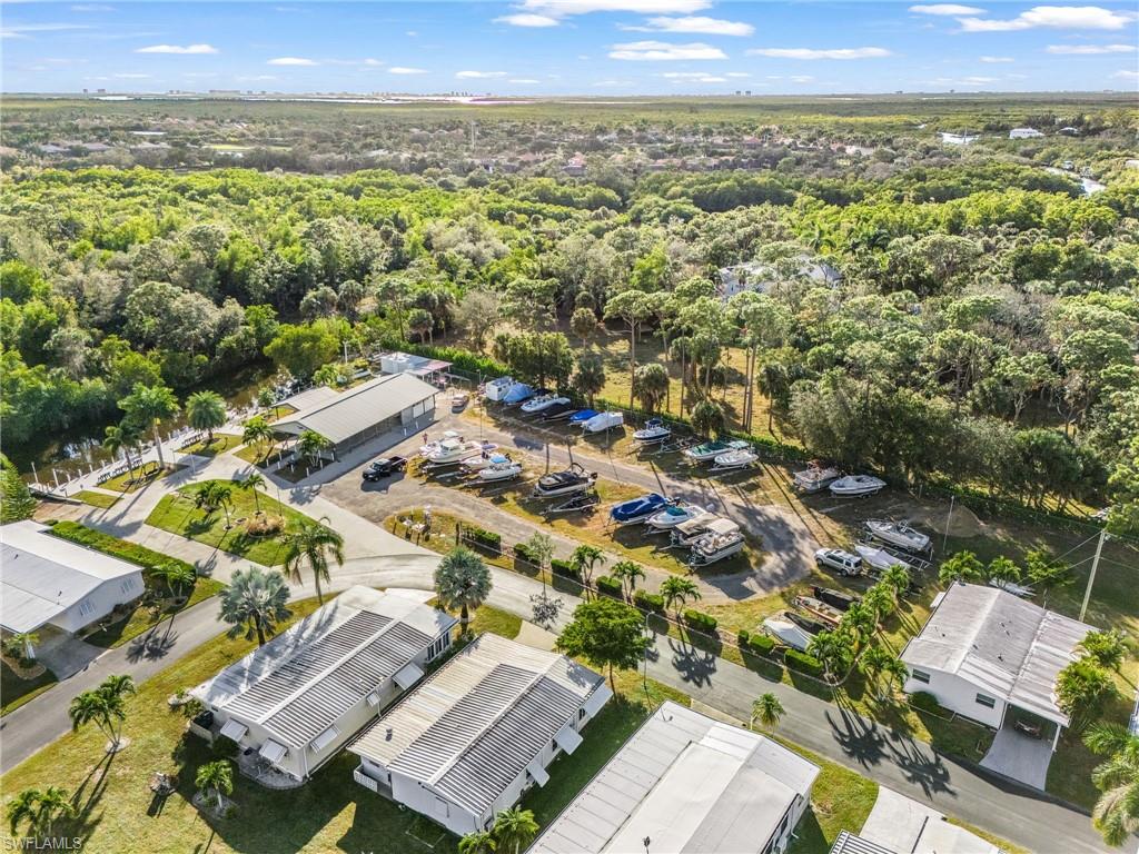 COACHLIGHT MANOR MOBILE HOME - Residential