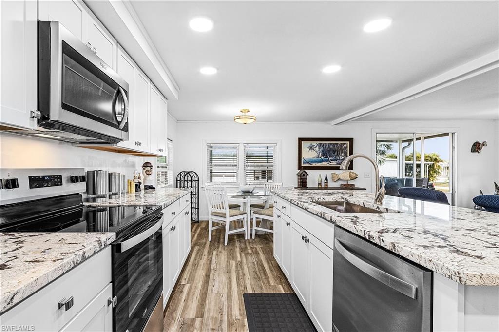 COACHLIGHT MANOR MOBILE HOME - Residential