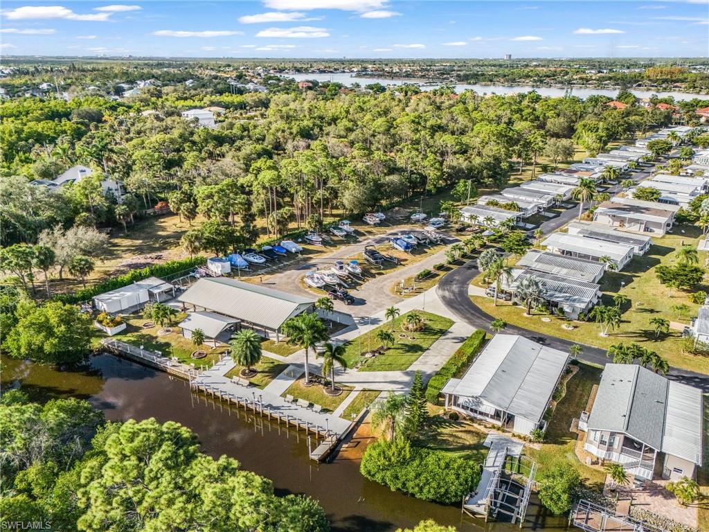 COACHLIGHT MANOR MOBILE HOME - Residential