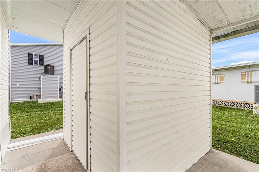 COACHLIGHT MANOR MOBILE HOME - Residential