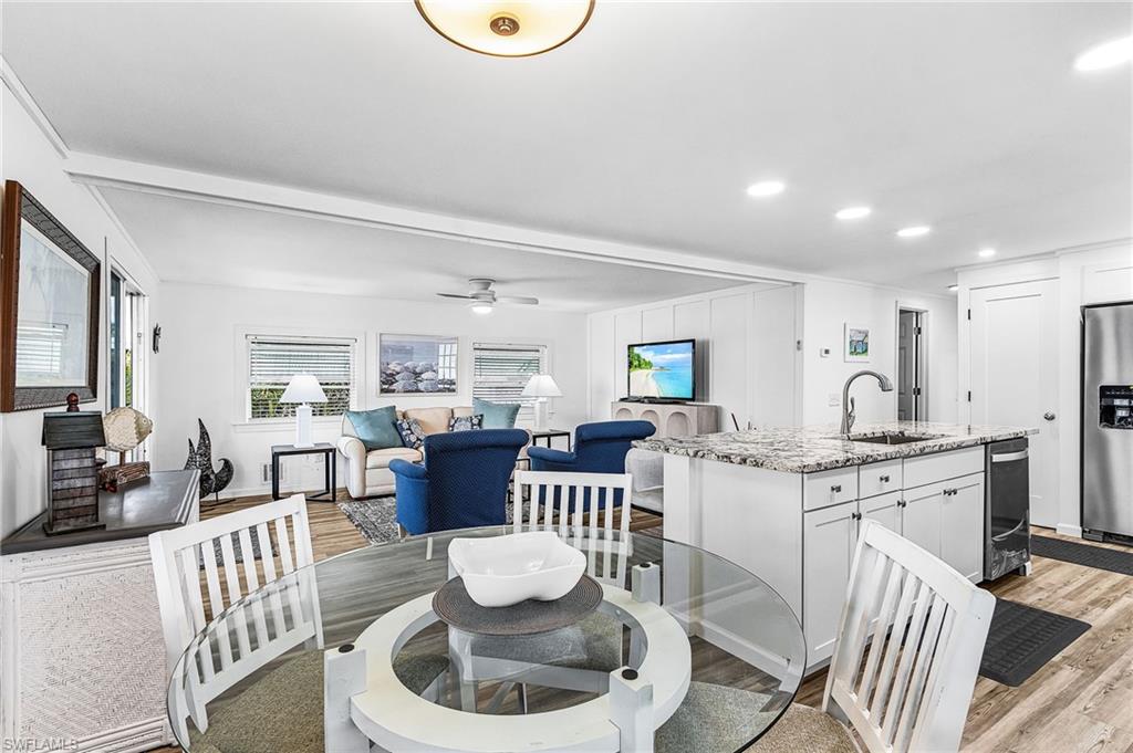 COACHLIGHT MANOR MOBILE HOME - Residential
