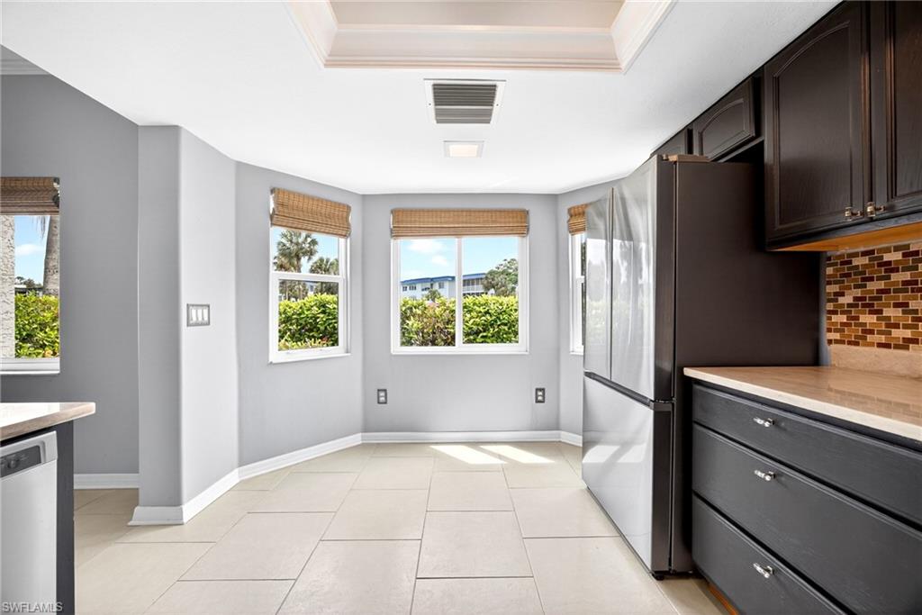 SEVEN LAKES - Residential