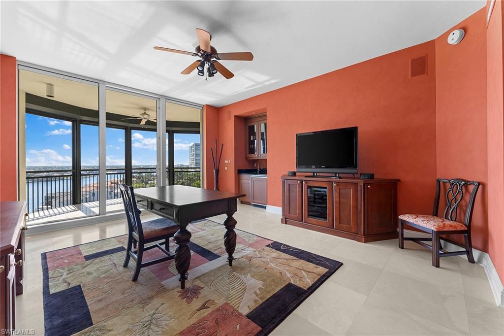 SEASONS AT NAPLES CAY - Residential