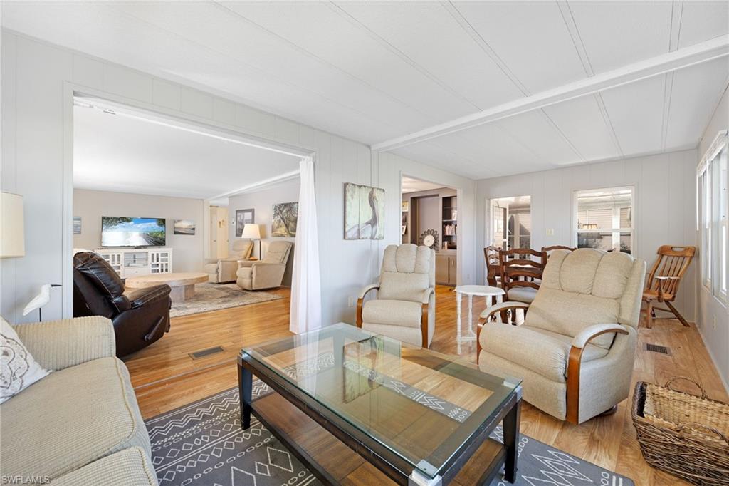 SIX LAKES COUNTRY CLUB - Residential