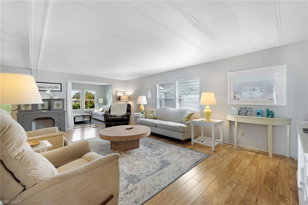 SIX LAKES COUNTRY CLUB - Residential