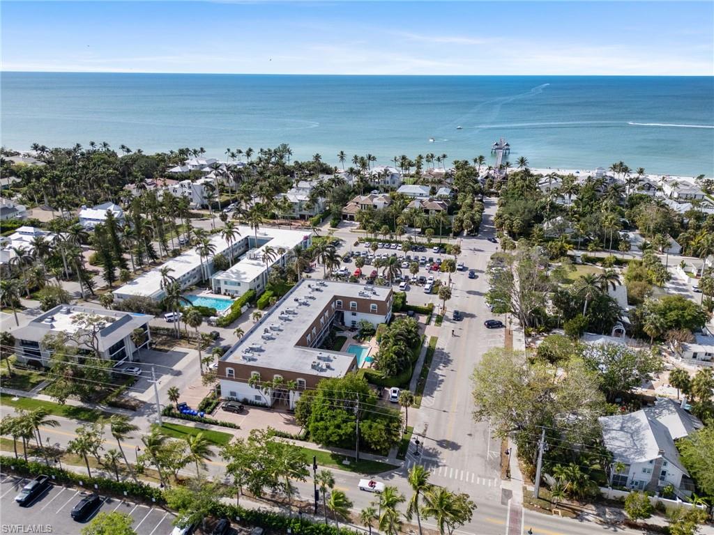 PIERRE CLUB - Residential Lease