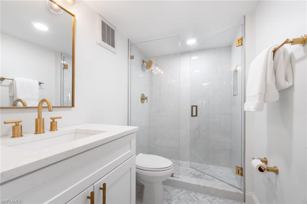 PIERRE CLUB - Residential Lease