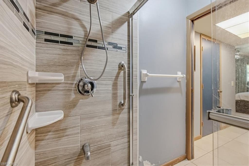 CANARY PALM CONDO - Residential