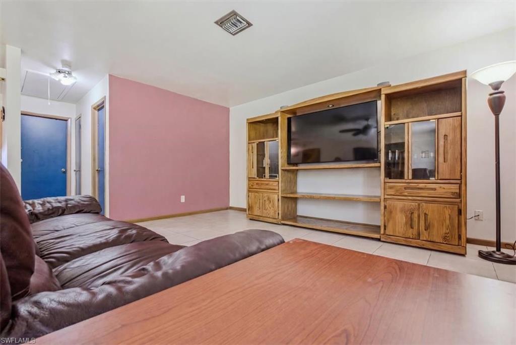 CANARY PALM CONDO - Residential