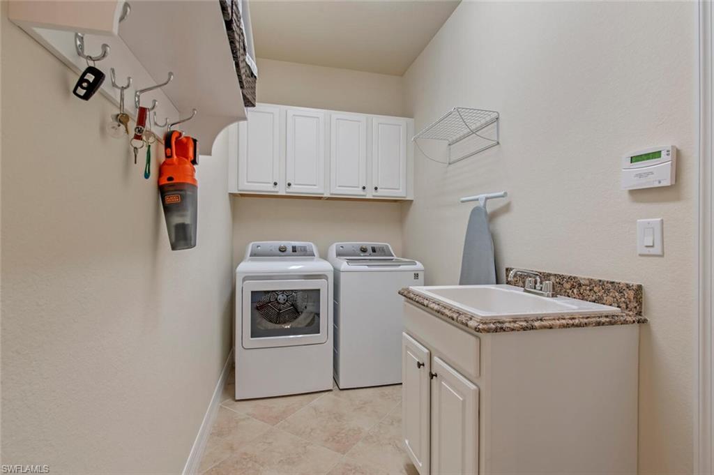 TWIN EAGLES - Residential