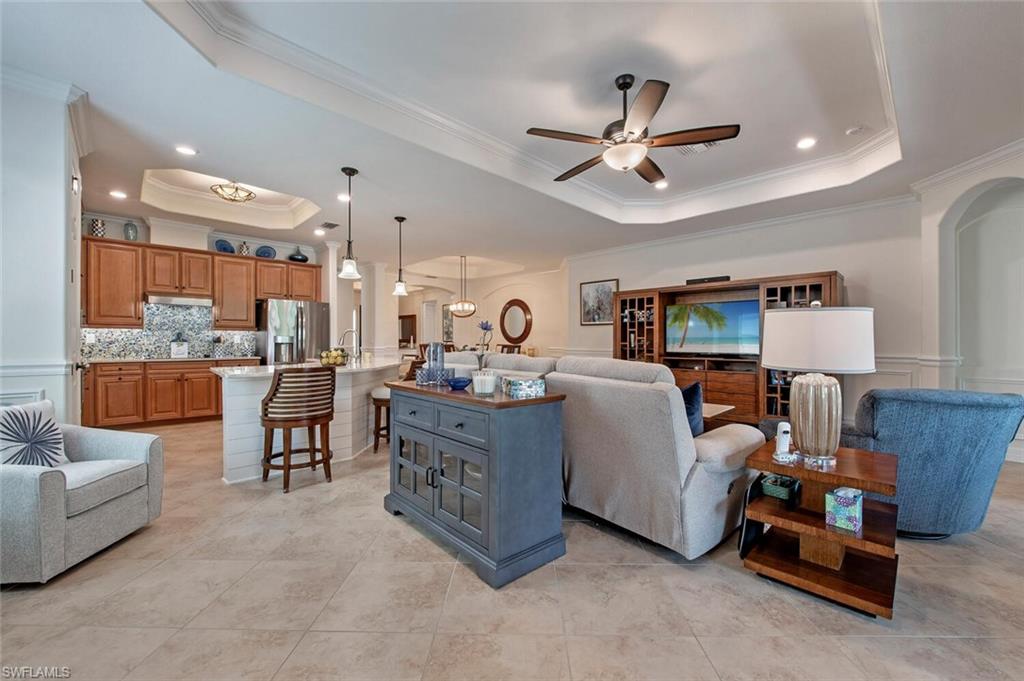 TWIN EAGLES - Residential
