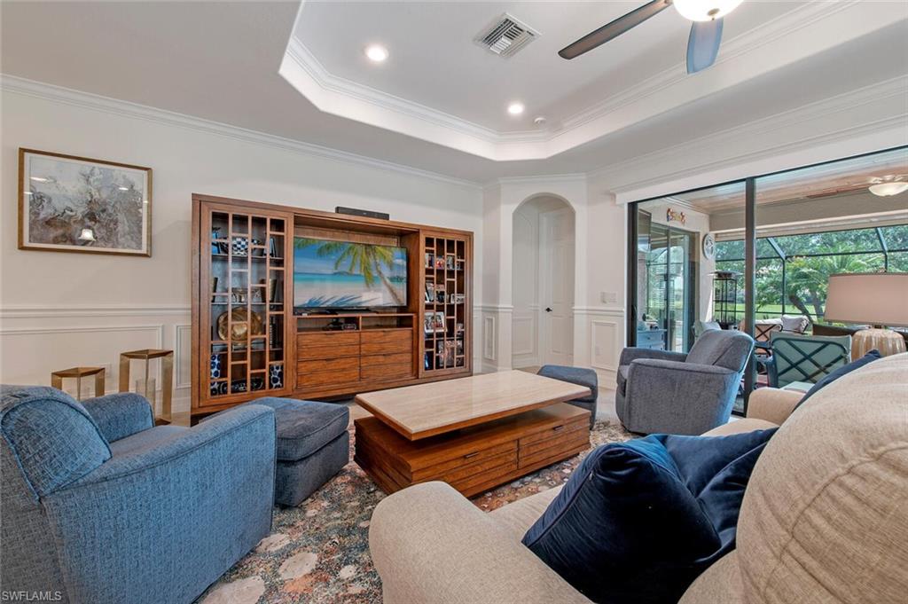 TWIN EAGLES - Residential